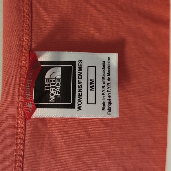 The North Face v-neck  t-shirt - Picture 2 of 9